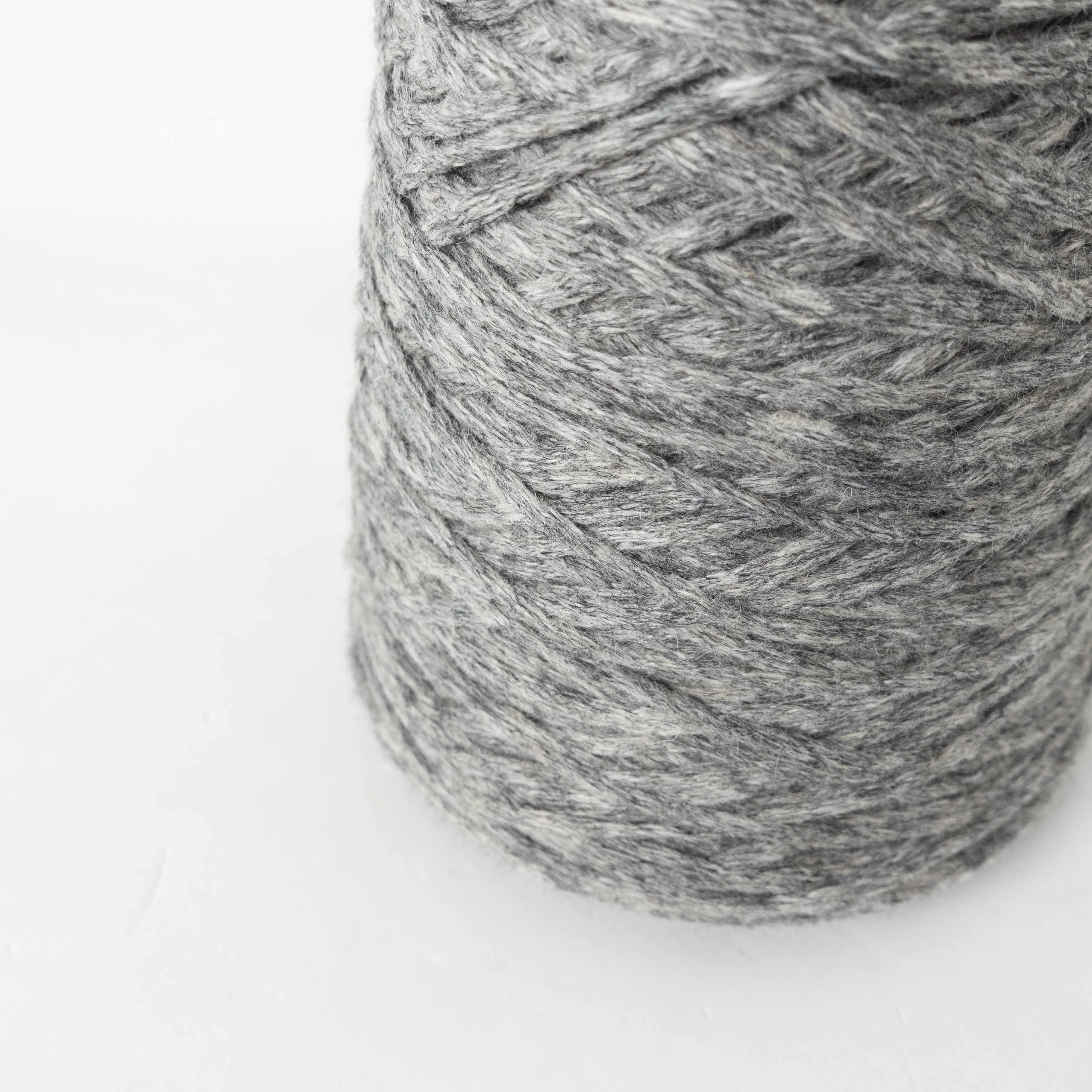 1/1.6 RACCOON LILY YARN