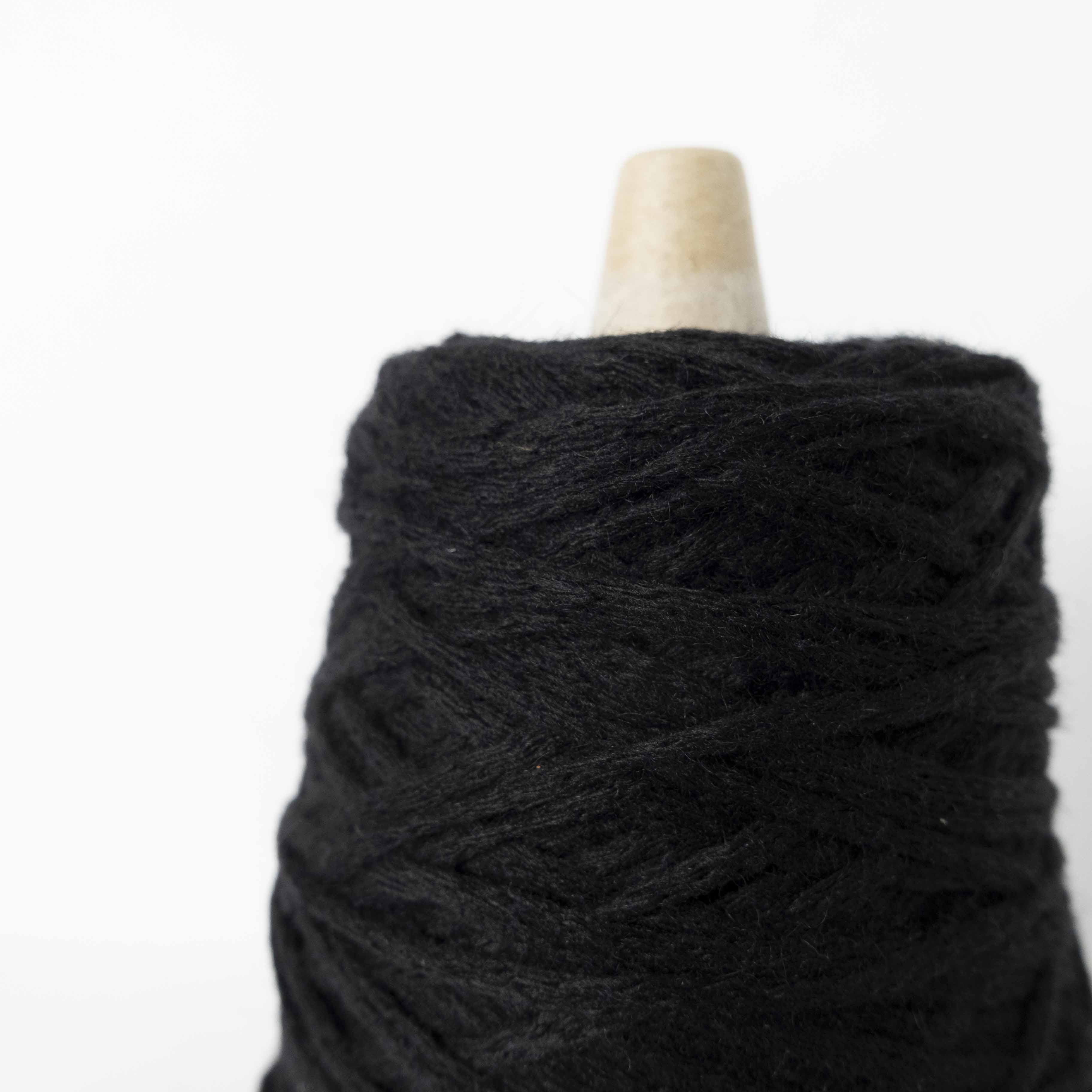 1/1.6 RACCOON LILY YARN