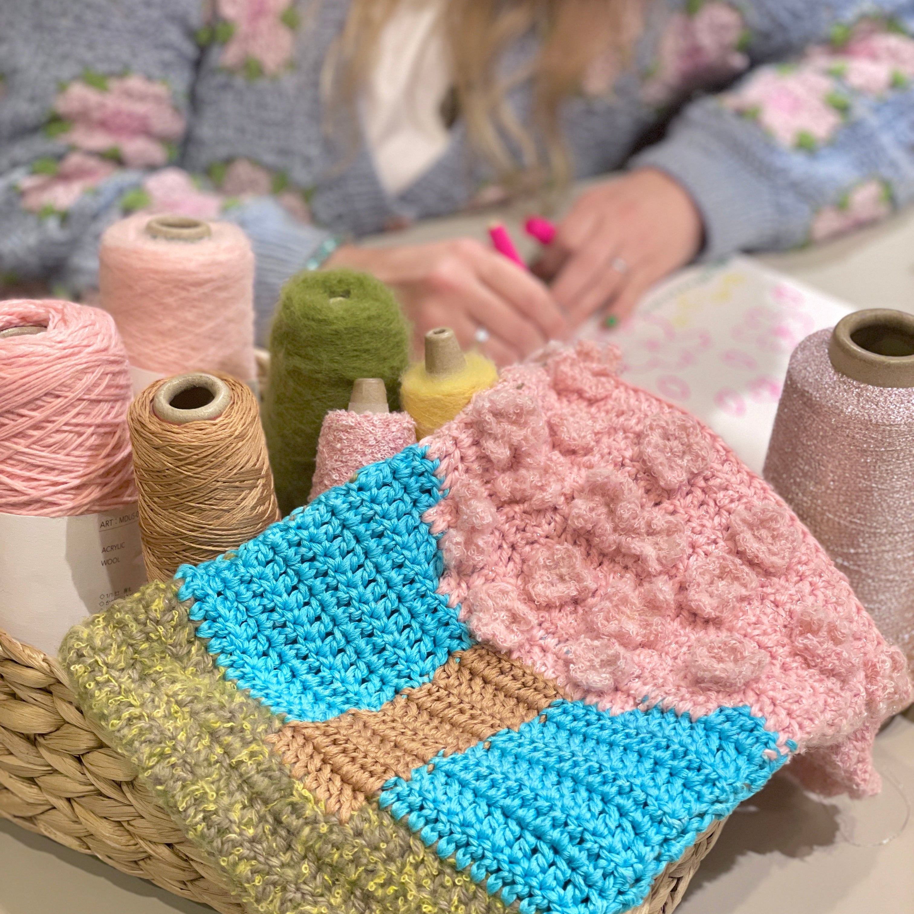 【期間限定受注】春を待つ 〜花見ポシェットバッグ〜 designed by VeggieCrochet