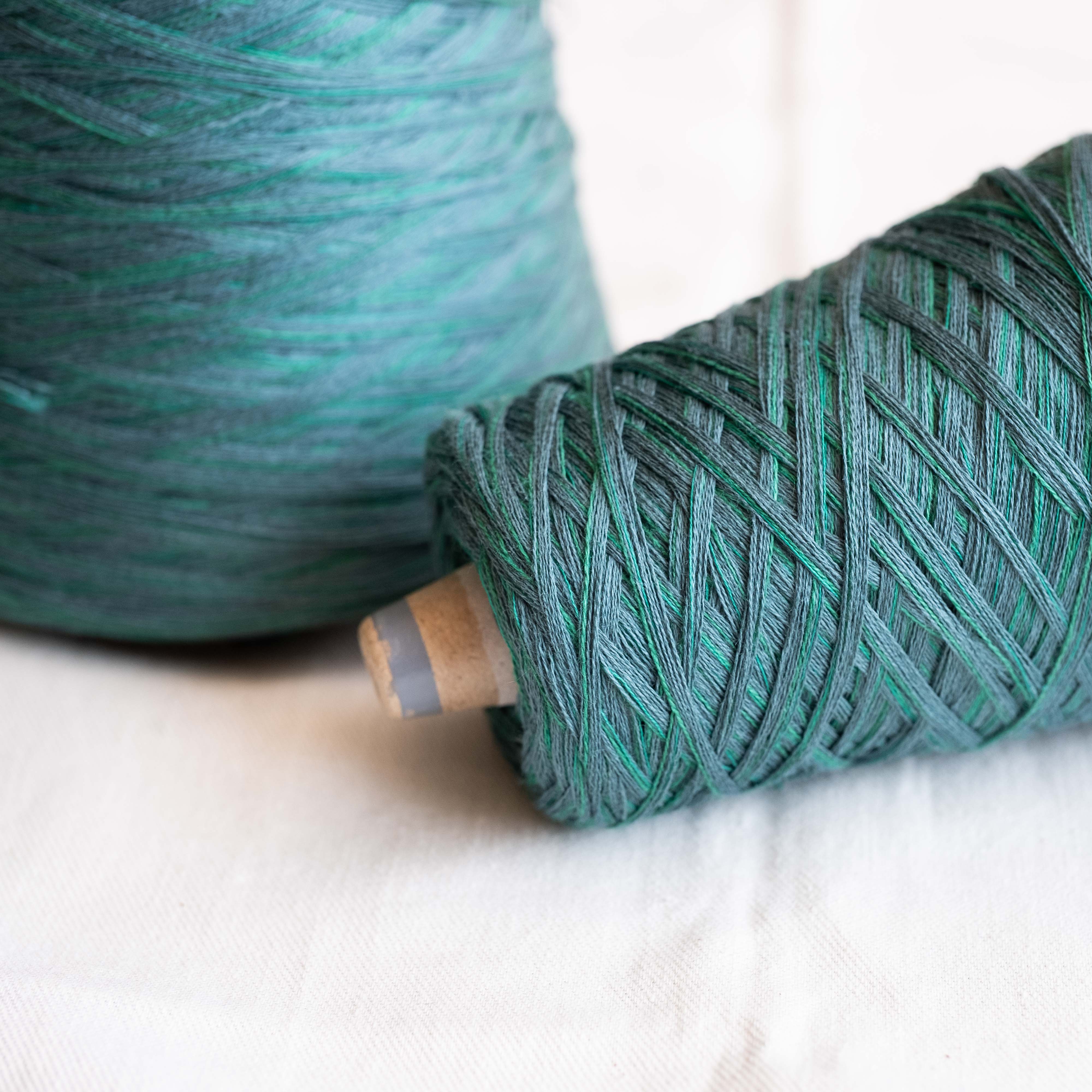 [Leaf Symphony] Peacock Rhapsody (medium weight, cotton type) (ITORICOT Concept Yarn)