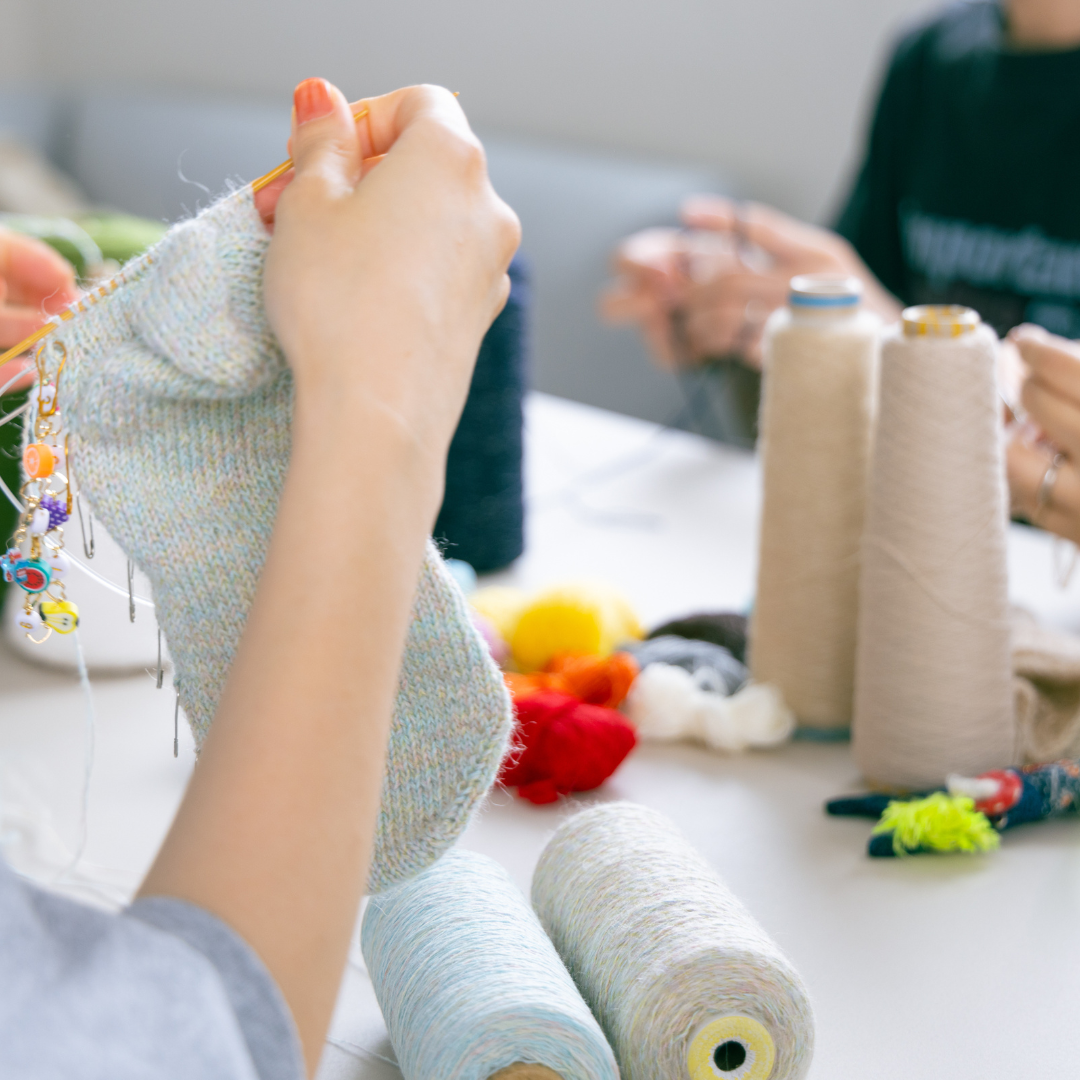 【会員】糸虜会（編み会）