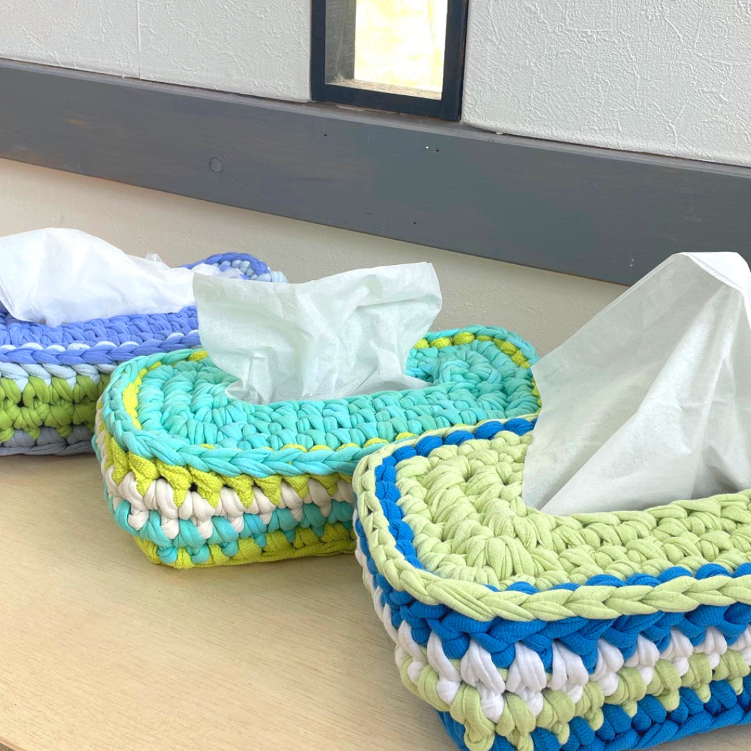 mimimo糸玉で編む、ティッシュボックスカバー by mimimoスタッフ