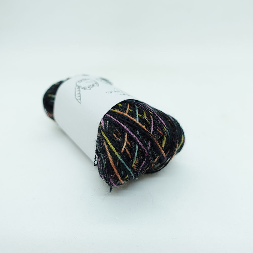 [Limited to one item] Set of 10 small rolls of sock yarn - Favorite sleeping place (BLACK series)