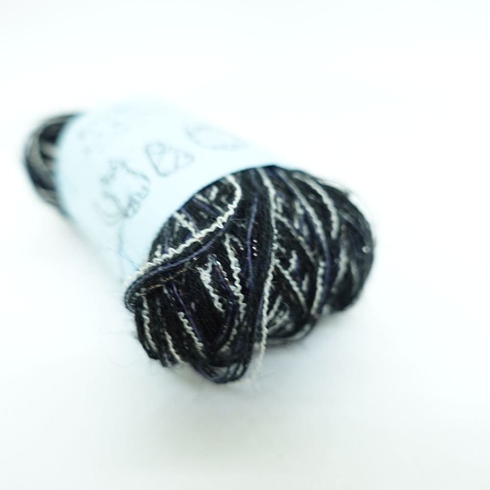 [Limited to one item] Set of 10 small rolls of sock yarn - Cute Girl (BLACK series)