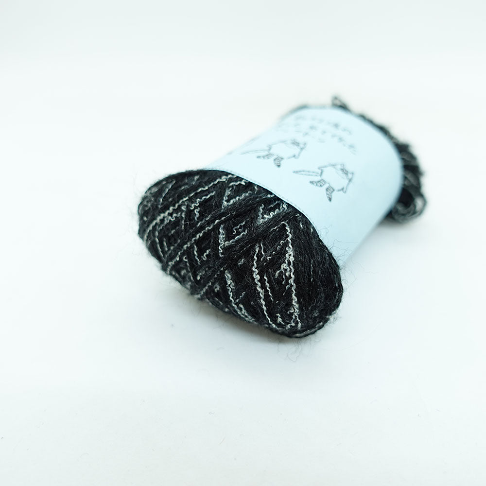 [Limited to one item] Set of 10 small rolls of sock yarn - Cat teaser (BLACK series)