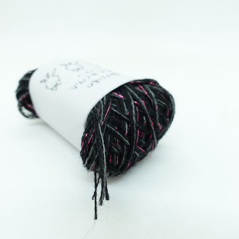 [Limited to one item] Set of 10 small rolls of sock yarn - Cat teaser (BLACK series)