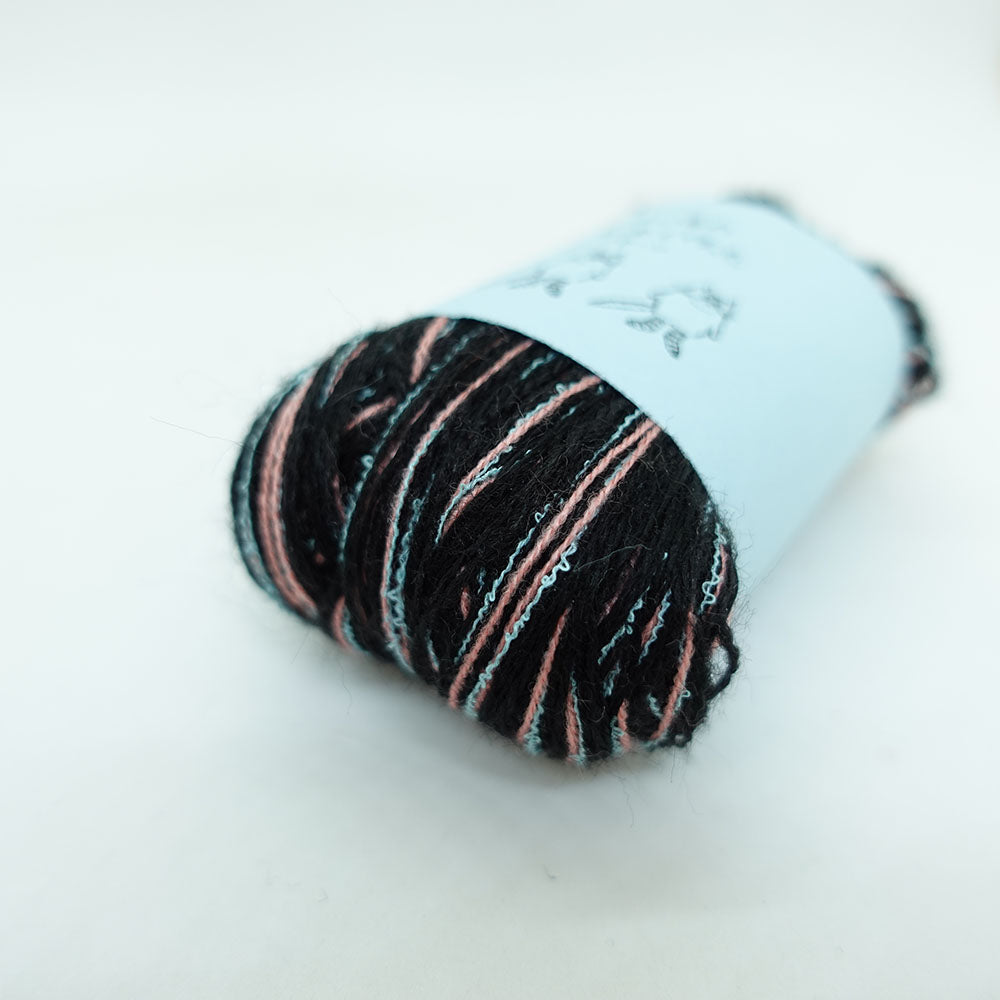 [Limited to one item] Set of 10 small rolls of sock yarn - Cat teaser (BLACK series)