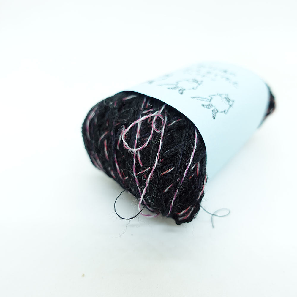 [Limited to one item] Set of 10 small rolls of sock yarn - Warmth (BLACK series)