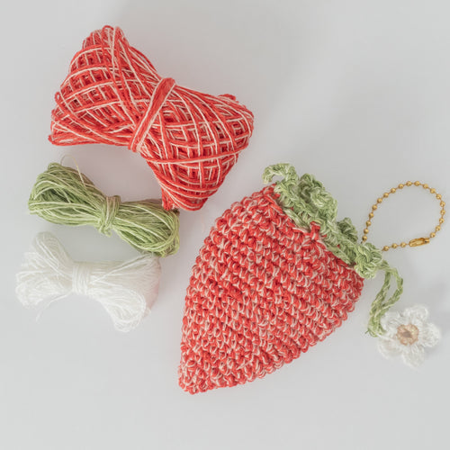 【パターン＋糸】Strawberry Mini Pouch Charm Kit【ミニポーチチャームキット】