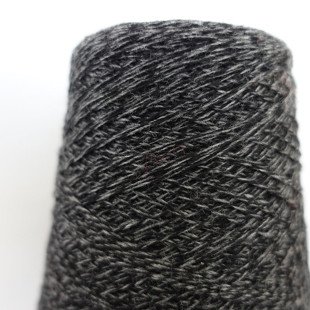 -mid project- 2/16 Washable Lamb - Gray Black