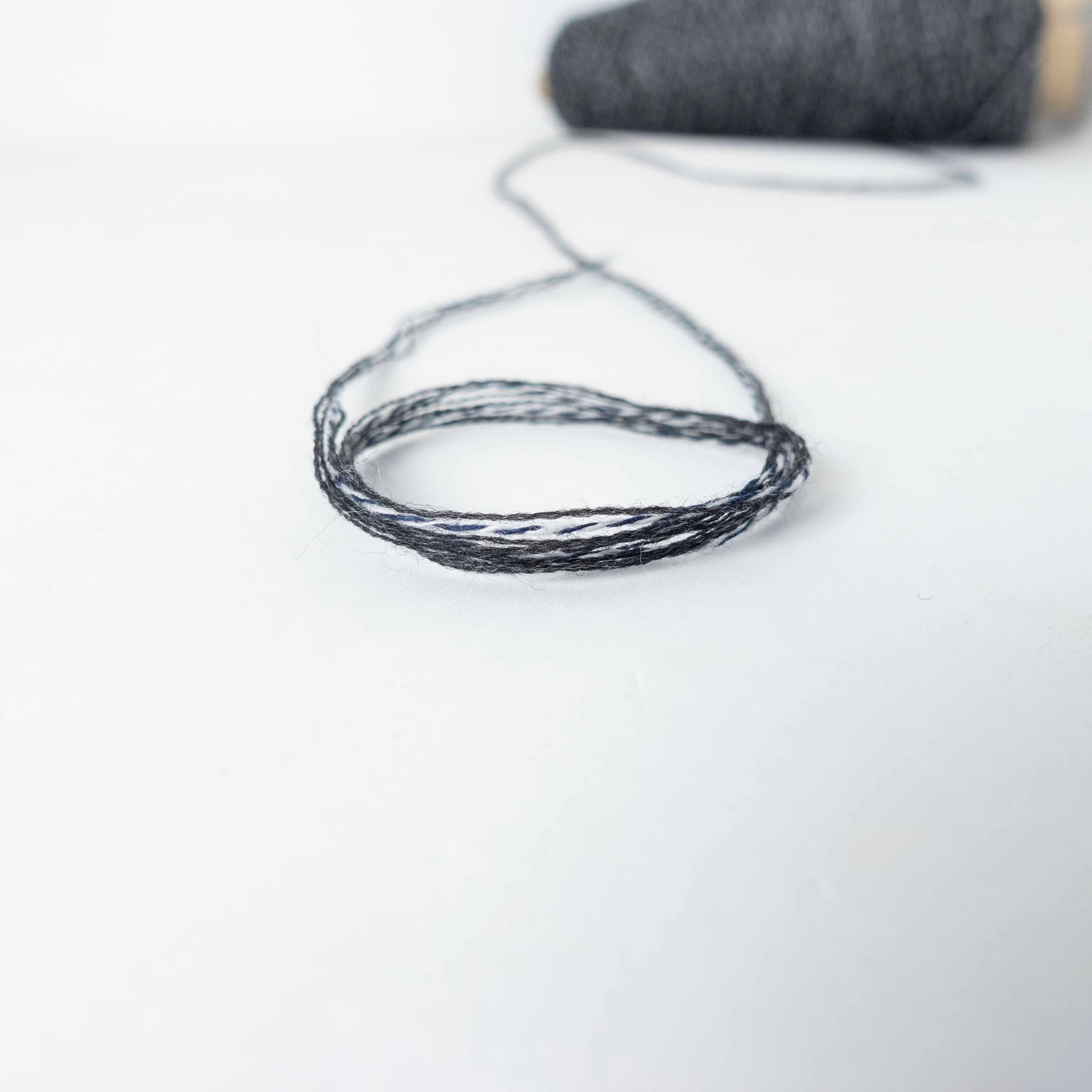 野蚕糸 黒色 Sora Ito（合細・ウールカシミヤ）（ITORICOT Concept Yarn）