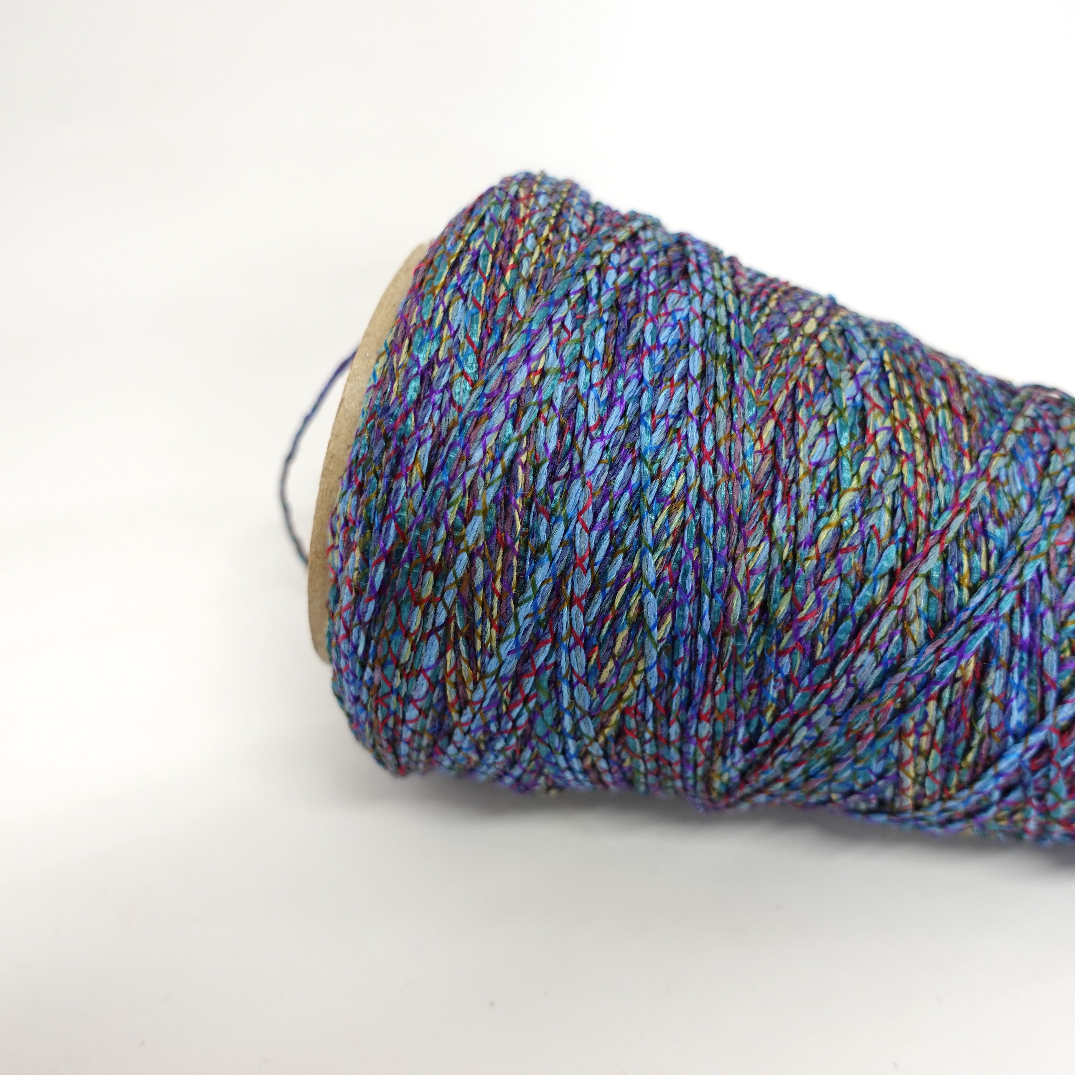 1/3.4 Rainbow Twisted Yarn Escape / Rainbow Co., Ltd.