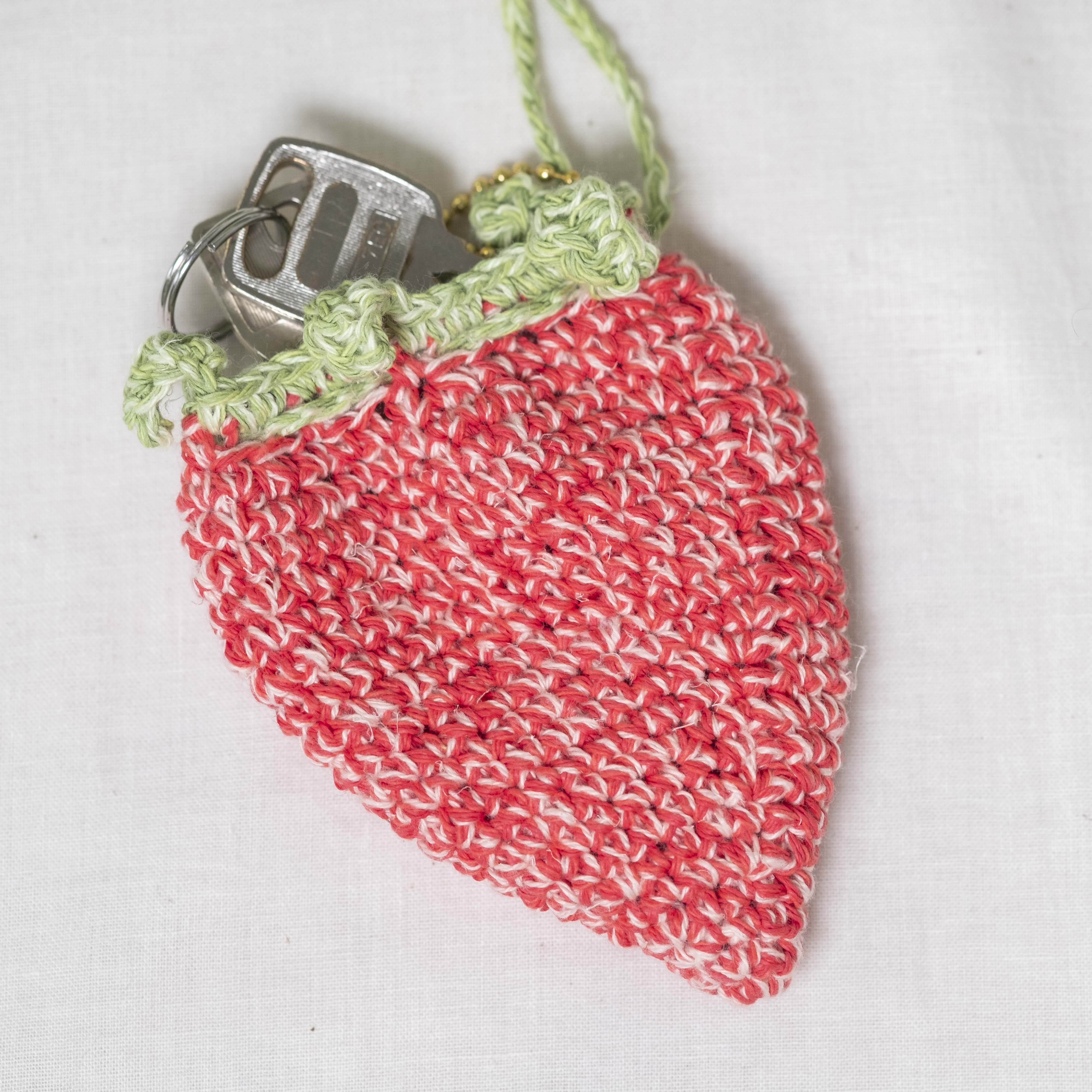 【パターン＋糸】Strawberry Mini Pouch Charm Kit【ミニポーチチャームキット】