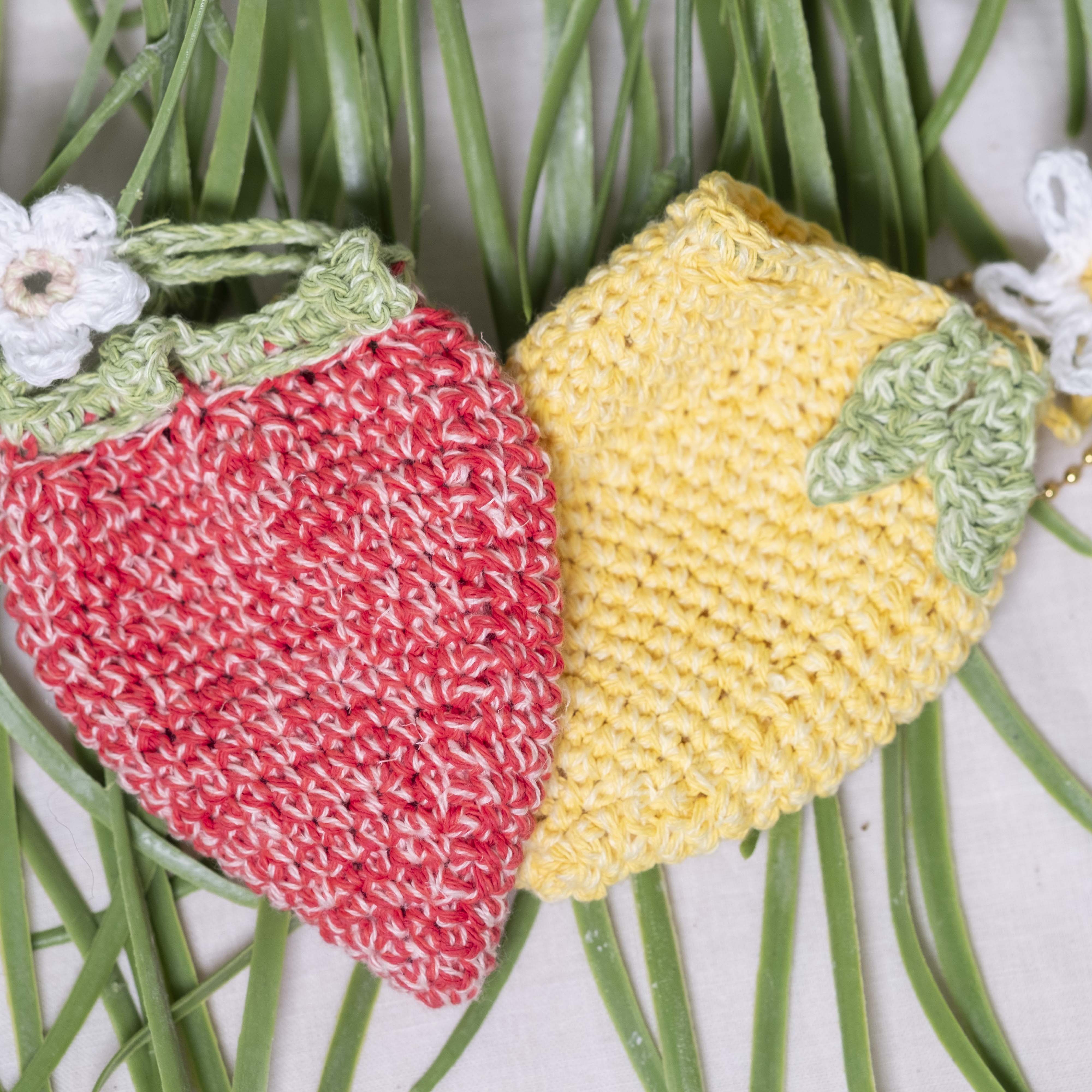 【パターン＋糸】Strawberry Mini Pouch Charm Kit【ミニポーチチャームキット】